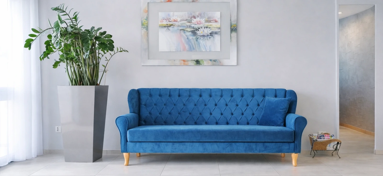 Sofa tapicerowana w kolorze niebieskim